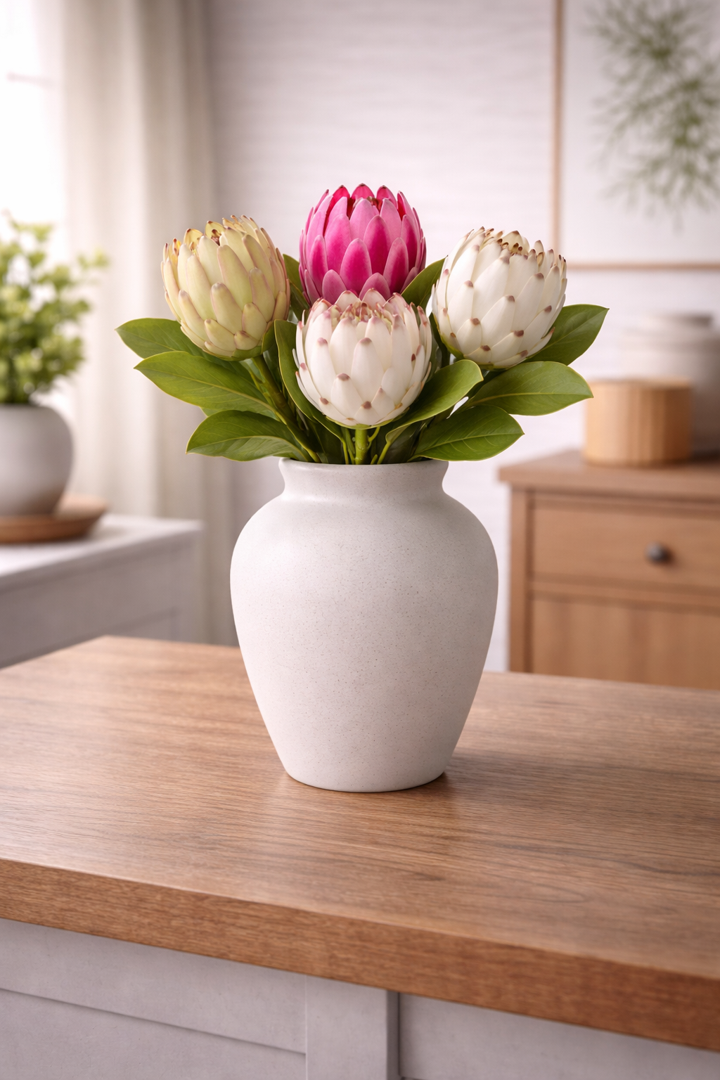 Grand Protea Bloom Stem (Bundle Creme)
